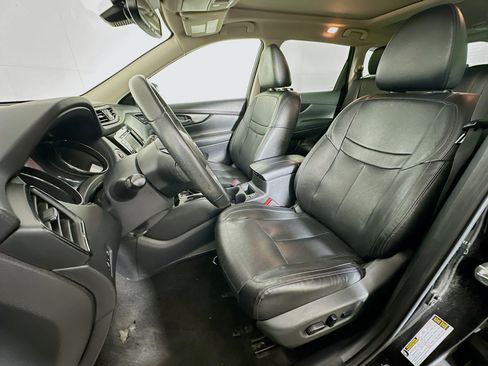 Used 2020 Nissan Rogue SL w/ Premium Package FWD image 13