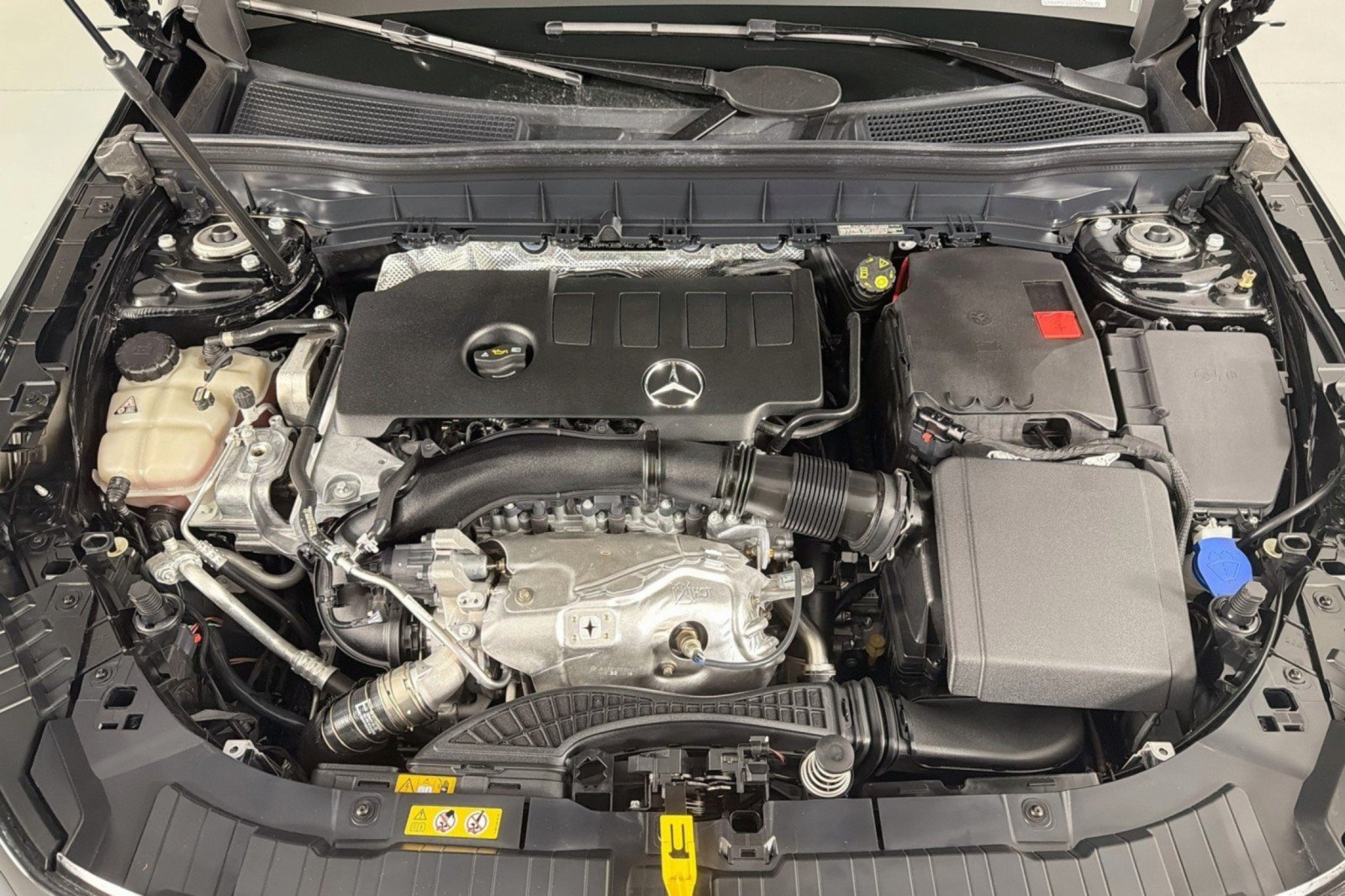 Used 2023 Mercedes-Benz GLB 250 image 11