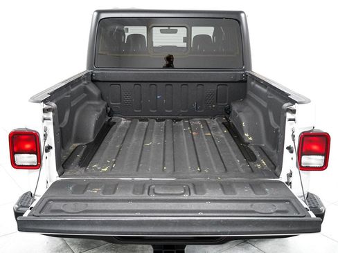 Used 2022 Jeep Gladiator Mojave w/ Trailer Tow Package AWD/4WD image 12