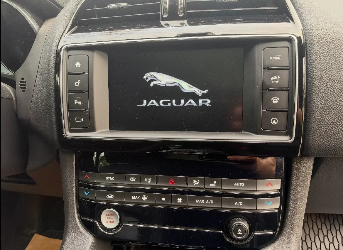 Used 2018 Jaguar F-PACE Prestige AWD/4WD image 14