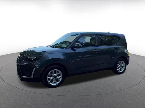 Used 2025 Kia Soul LX w/ LX Technology Package FWD image 6