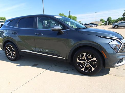 Used 2023 Kia Sportage EX FWD image 3