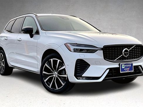 Used 2023 Volvo XC60 B5 Plus w/ Climate Package image 3