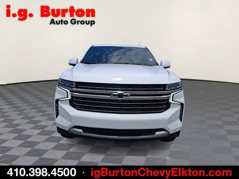 Used 2021 Chevrolet Suburban LT w/ Luxury Package AWD/4WD image 2