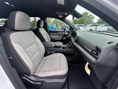 New 2025 Chevrolet Traverse LT w/ Driver Confidence Package AWD/4WD image 23