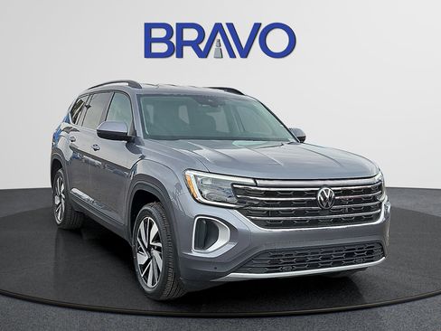 Used 2025 Volkswagen Atlas SE FWD image 6