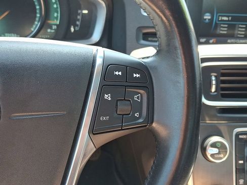 Used 2014 Volvo S60 T5 FWD image 9