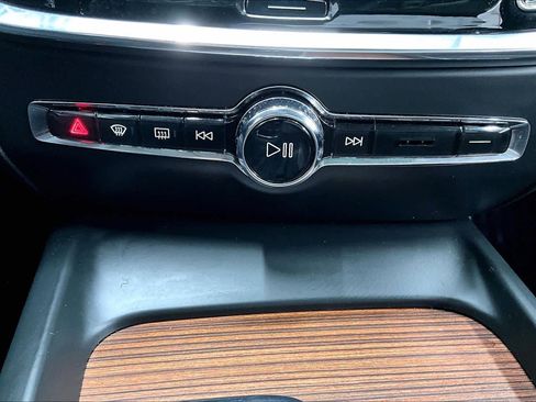 Used 2020 Volvo V60 T5 Cross Country w/ Cross Country Pro Package image 37
