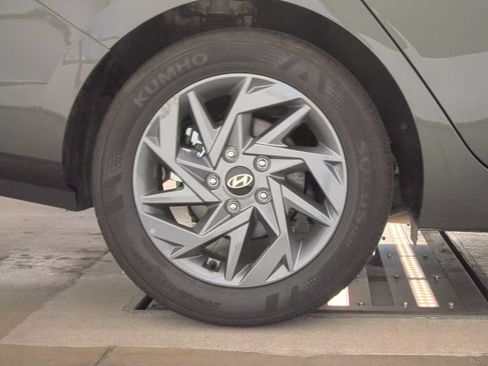 Used 2026 Hyundai Elantra Hybrid FWD image 43