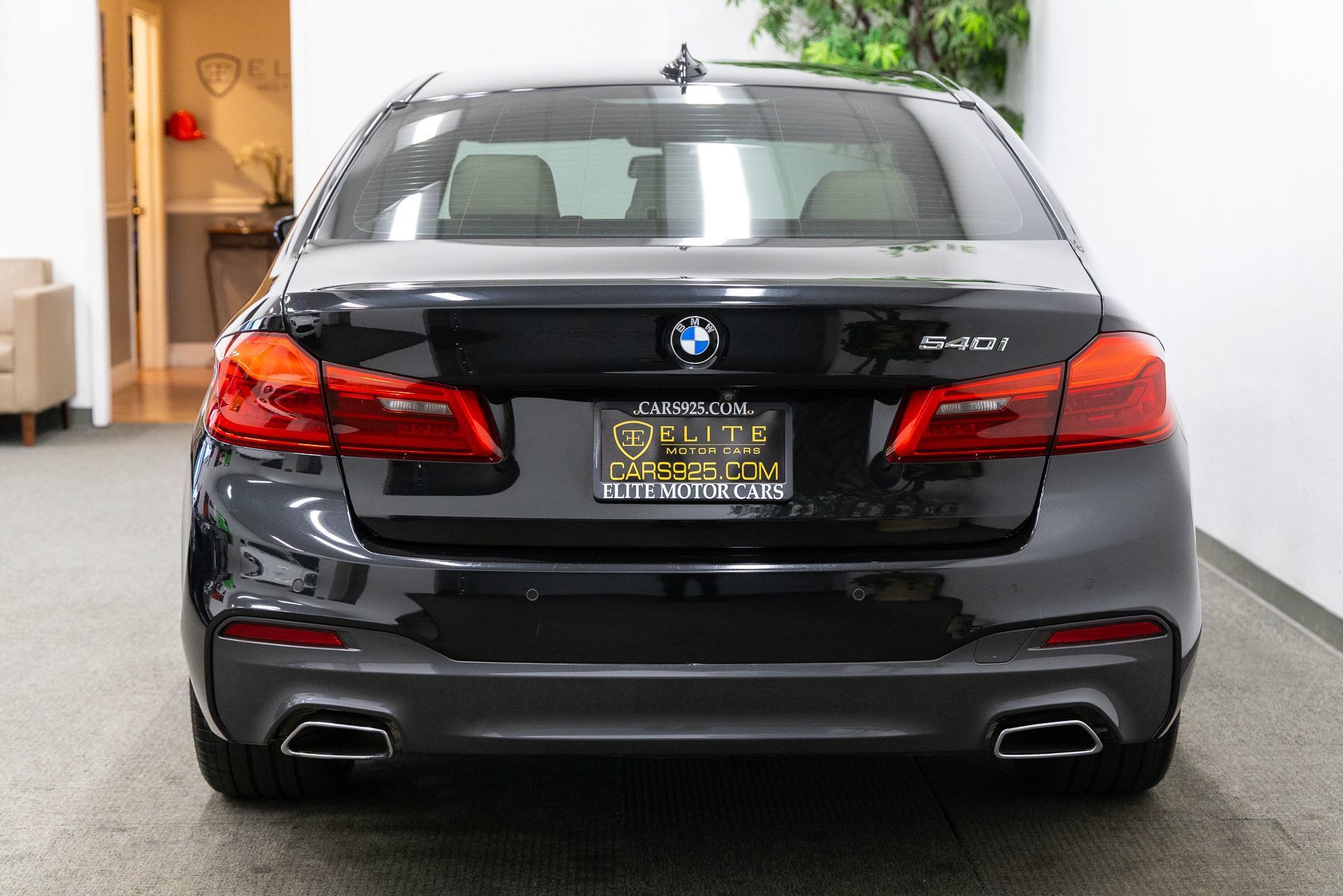 Used 2019 BMW 540i w/ M Sport Package RWD image 4