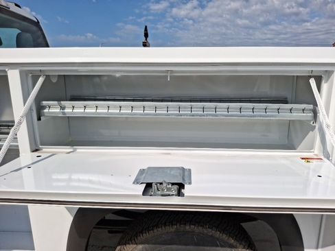 Used 2024 Ford F350 XL w/ Snow Plow Prep Package image 32