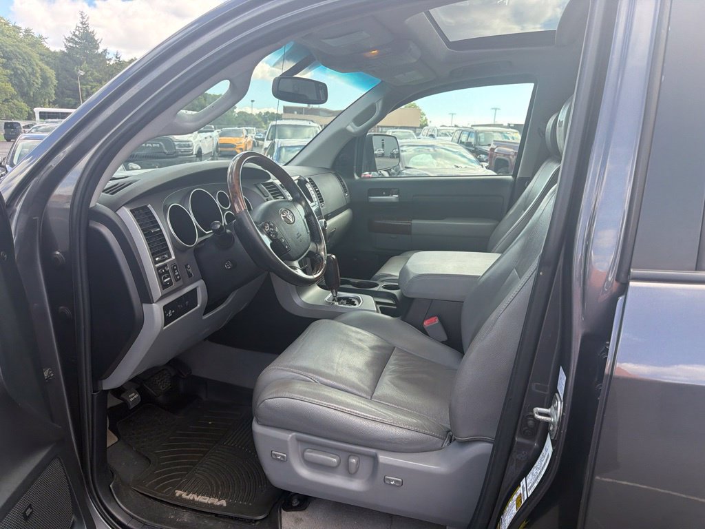 Used 2011 Toyota Tundra Limited w/ Platinum Pkg AWD/4WD image 10