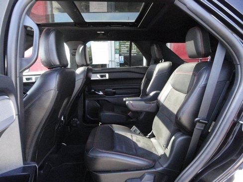 Used 2023 Ford Explorer ST-Line AWD/4WD image 13