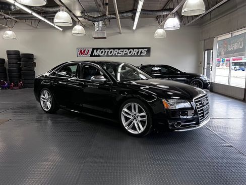 Used 2014 Audi S8 image 1