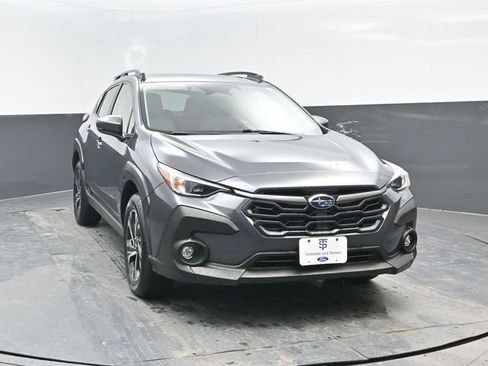 Used 2024 Subaru Crosstrek 2.0i Premium image 3
