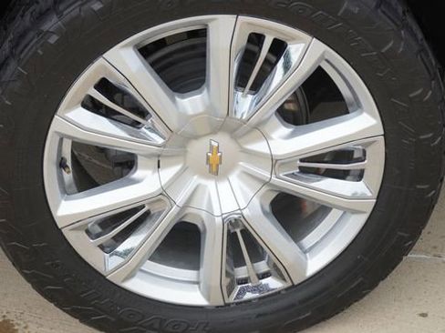 Used 2023 Chevrolet Tahoe High Country AWD/4WD image 11