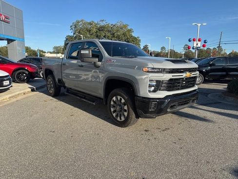 Used 2025 Chevrolet Silverado 2500 Custom w/ Custom Convenience Package image 5