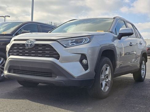 Used 2021 Toyota RAV4 XLE image 3