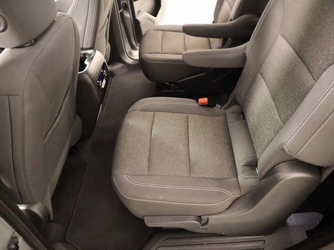 Used 2024 Chevrolet Traverse LT image 11