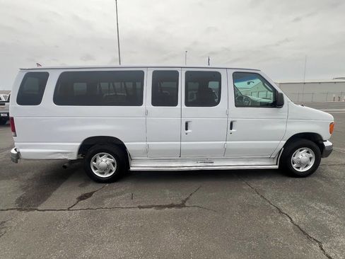 Used 2003 Ford E-350 and Econoline 350 XLT image 5