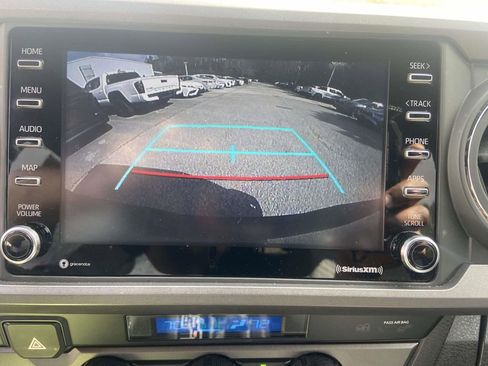 Used 2022 Toyota Tacoma TRD Sport w/ Technology Package image 20