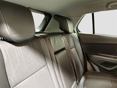 Used 2019 Chevrolet Trax LT w/ LT Convenience Package image 23