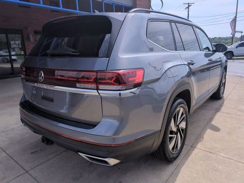 Used 2025 Volkswagen Atlas SE FWD image 8
