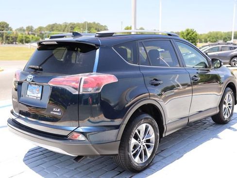 Used 2017 Toyota RAV4 XLE w/ All Weather Liner Package AWD/4WD image 5
