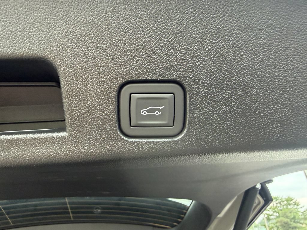 Used 2026 Buick Enclave Sport Touring AWD/4WD image 14