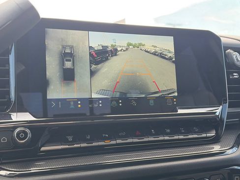 Used 2025 Chevrolet Silverado 2500 ZR2 w/ Technology Package AWD/4WD image 24