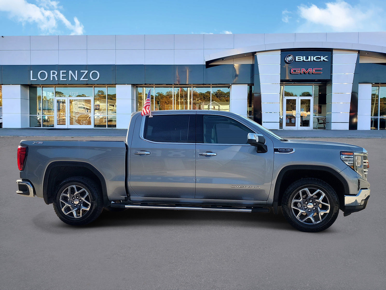 Used 2024 GMC Sierra 1500 SLT w/ SLT Premium Plus Package AWD/4WD image 4