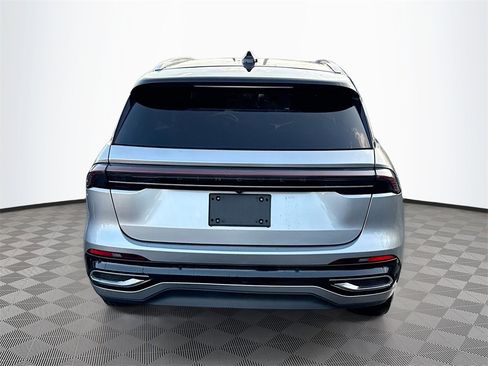 Used 2024 Lincoln Nautilus Reserve image 7