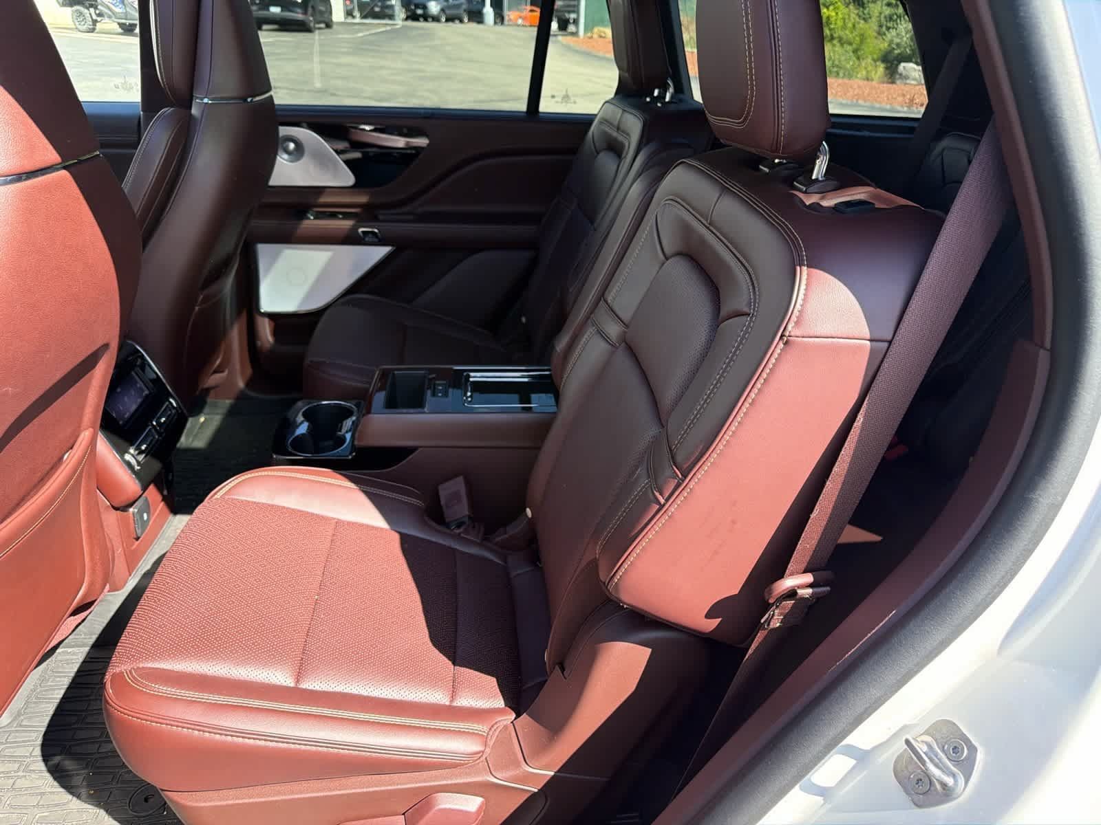 Used 2023 Lincoln Aviator Black Label Grand Touring AWD/4WD image 5