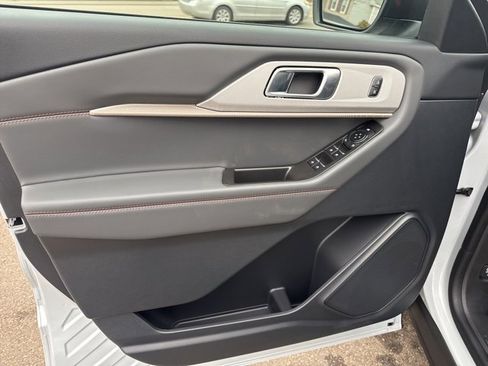 New 2026 Ford Explorer Active image 14