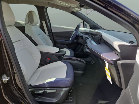 New 2026 Nissan Leaf Platinum+ image 15