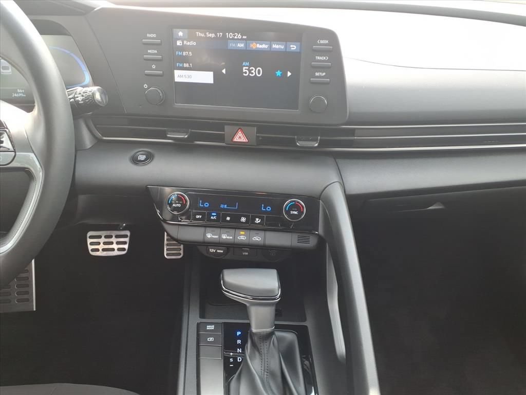 Used 2025 Hyundai Elantra Sport FWD image 28