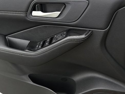 Used 2026 Nissan Rogue Dark Armor FWD image 21