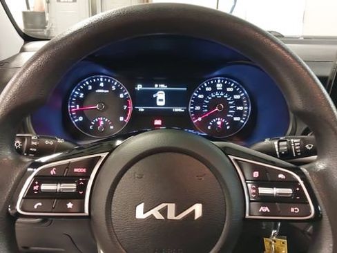 Used 2024 Kia Forte LXS FWD image 26
