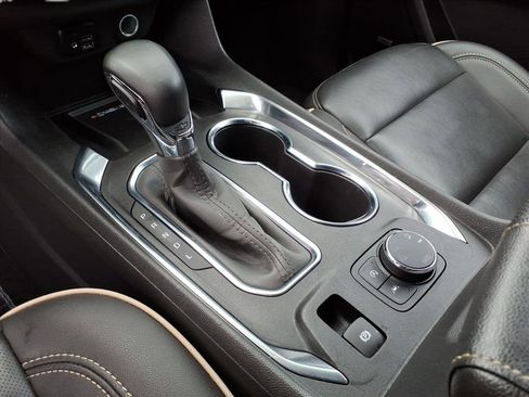 Used 2023 Chevrolet Traverse Premier image 20