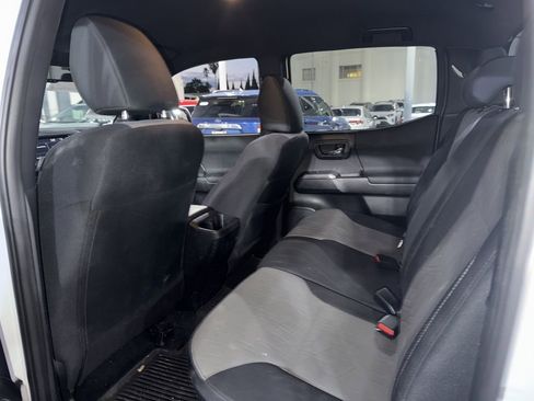 Used 2021 Toyota Tacoma TRD Sport w/ Technology Package image 14