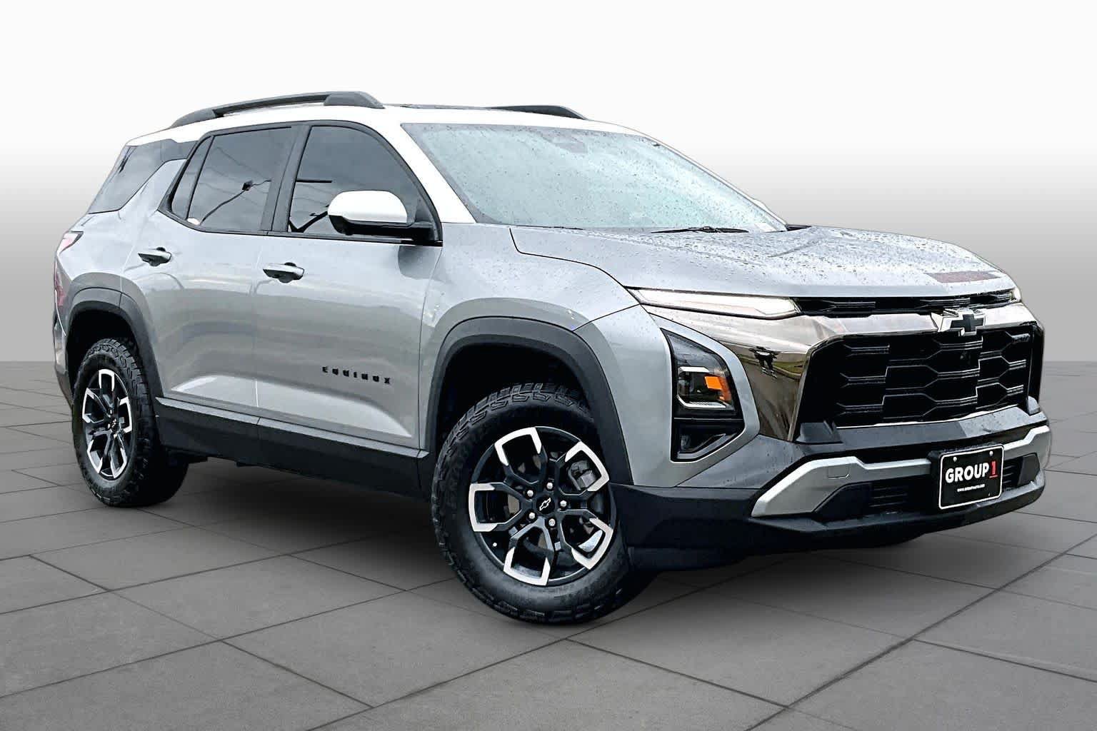 Used 2025 Chevrolet Equinox ACTIV w/ Safety and Technology Package FWD image 3