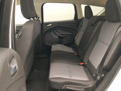 Used 2019 Ford Escape SE image 18