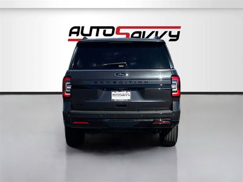 Used 2024 Ford Expedition Limited image 6