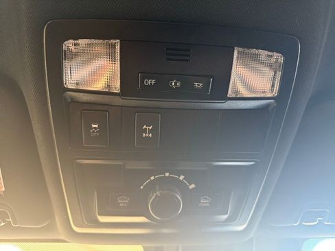 Used 2018 Toyota Tacoma TRD Off-Road image 25