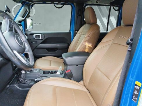 Used 2023 Jeep Wrangler Unlimited Sahara w/ Cold Weather Group AWD/4WD image 7