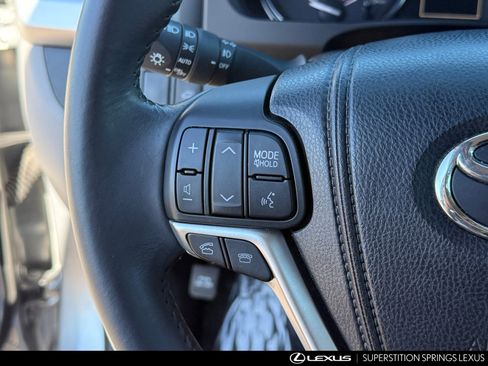 Used 2015 Toyota Highlander XLE image 16