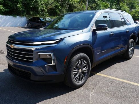 New 2026 Chevrolet Traverse LT w/ Enhanced Driving Package image 4