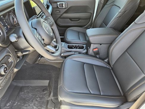 New 2025 Jeep Gladiator Sport image 14