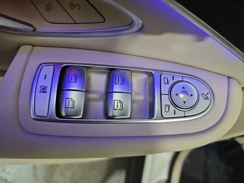 Used 2021 Mercedes-Benz GLC 300 4MATIC image 30