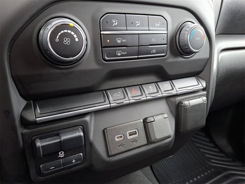 Used 2023 Chevrolet Silverado 2500 Custom w/ Custom Convenience Package image 15